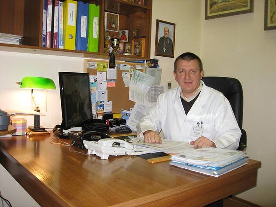 Евгений Лопатин в своем кабинете