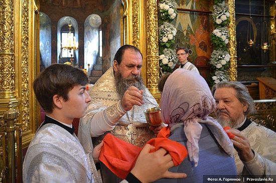 Причащение. Фото: А. Горяинов / Православие.Ru
