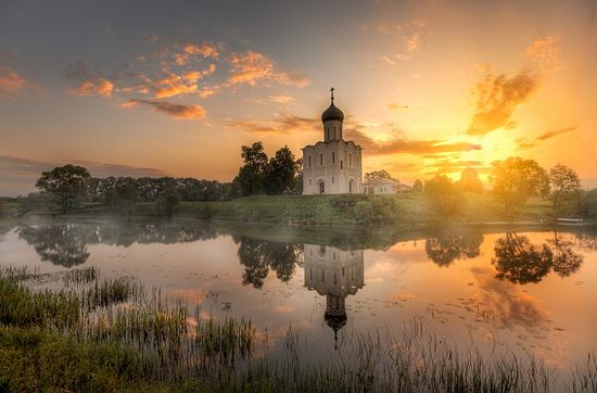 Храм Покрова на Нерли. Фото: Эдуард Гордеев | egord.photosight.ru