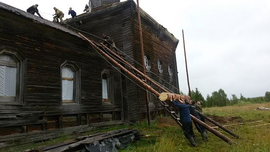 Закатывание бревен по старинке
