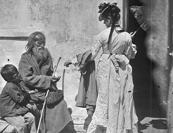 Милостыня. Фото 19 века с сайта photochronograph.ru