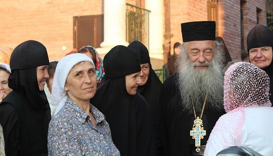 Архимандрит Иероним (Шурыгин) с народом