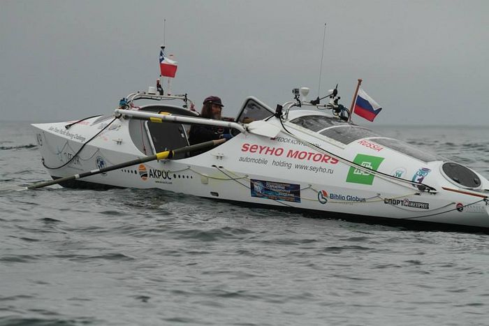 О. Федор Конюхов пересекает Тихий океан на весельной лодке