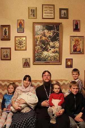 Семья отца Дионисия