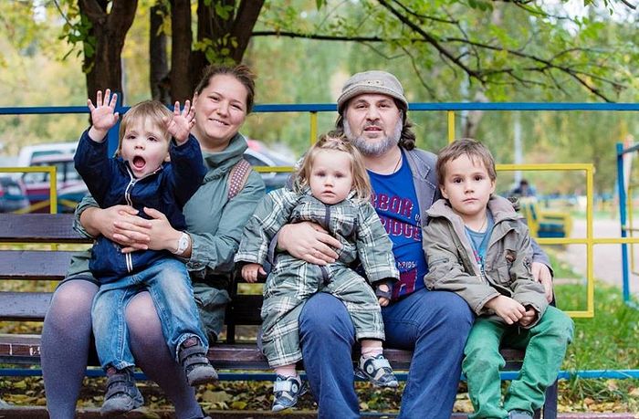 Александр Гезалов с семьей